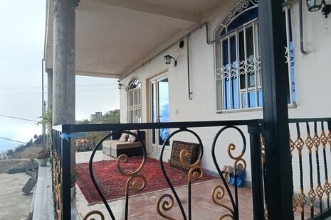 واحد دوخواب مبله کاظمی در طبقه اول ویلا کلاردشت