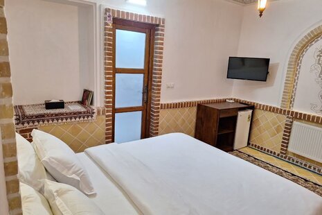 اتاق 6 در طبقه زیرهمکف اقامتگاه بومگردی نطنز