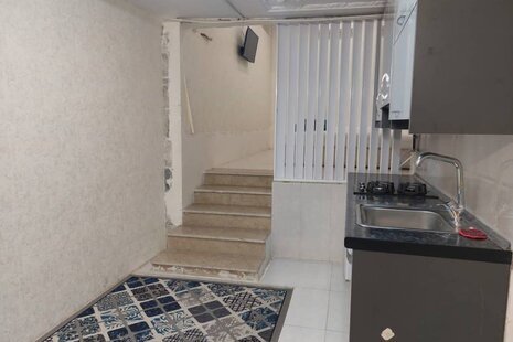 سوئیت(6نفره) زیرهمکف مسافرخانه در مشهد