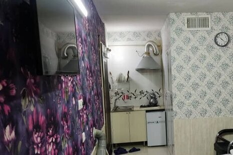 سوئیت سه تخت در مسافرخانه مشهد