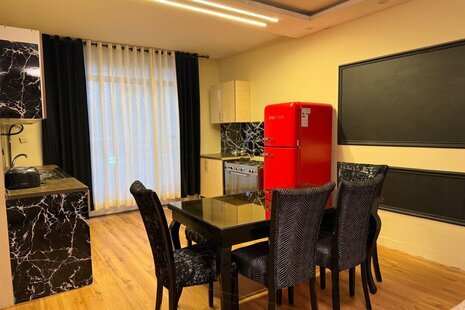 آپارتمان مبله دوخواب هفت تیر طبقه اول در مشهد