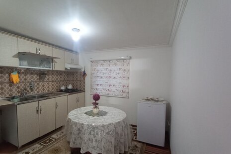 واحد مبله تکخواب خان رمکی در طبقه همکف ویلای جواهرده