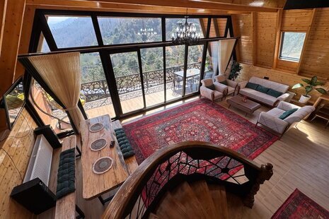 کلبه سوئیسی تریپلکس دوخواب استخردار جنگلی رزا در رامسر