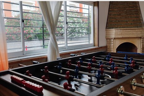 خانه ویلایی دو خوابه نارنجی در نور