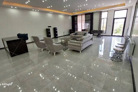 ویلا استخردار (درختی) دو خواب در چهارباغ