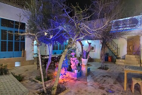 اتاق 3 تخته ترنج دراقامتگاه بومگردی در اصفهان