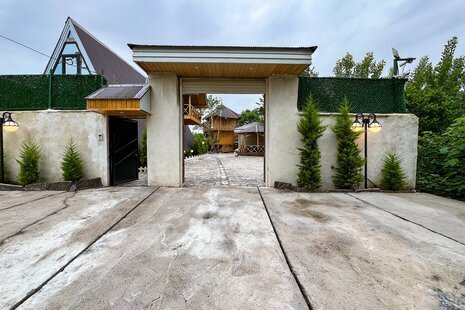 سوئیت چوبی آفتابگرادان در مجموعه اقامتی خمام