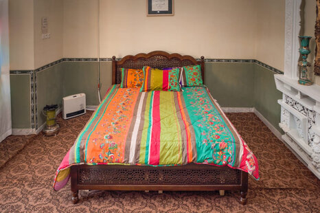 اتاق ترنج در اقامتگاه بومگردی در اصفهان