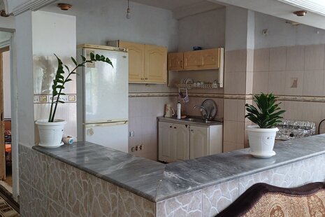 واحد مبله دوخواب در طبقه همکف ویلا در قائم شهر