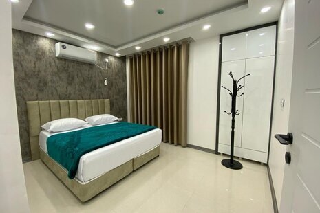 آپارتمان مبله دوخواب ساختمان گلد شبنم در قشم