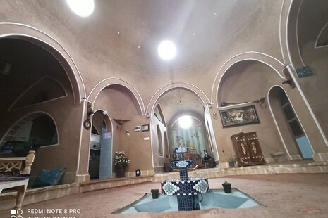 اتاق 4 در اقامتگاه بومگردی در کاشان