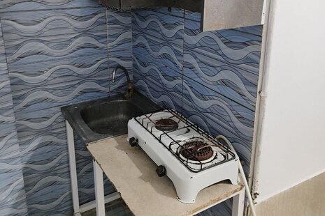 اتاق 3 تخت در مسافرخانه مشهد