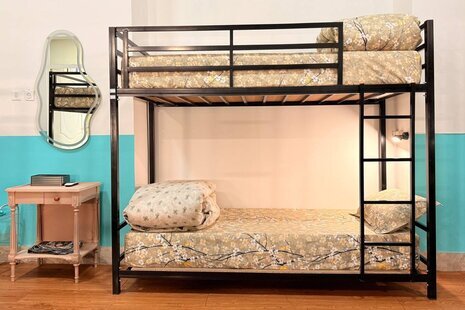 اتاق استاد تاج 4 تخت هاستلی ویژه آقایان در اقامتگاه بومگردی اصفهان