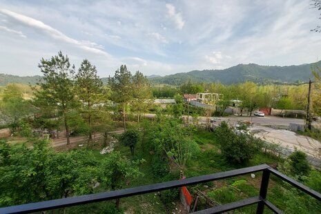 واحد مبله تک خواب برادران در طبقه اول ویلا فومن