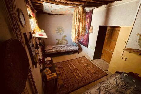 اتاق گنو در هاستل هرمز