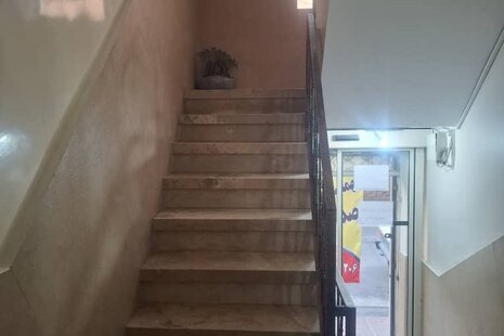 اتاق 102 سه تخت در مسافرخانه میدان خراسان