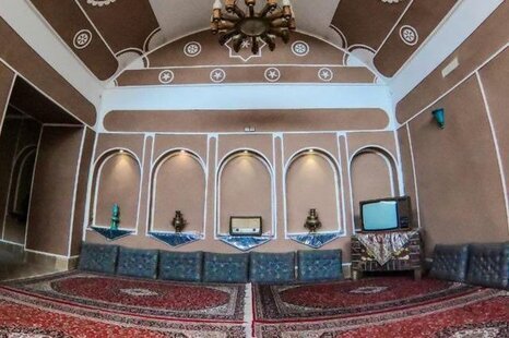 اتاق دو نفره در هتل سنتی در یزد