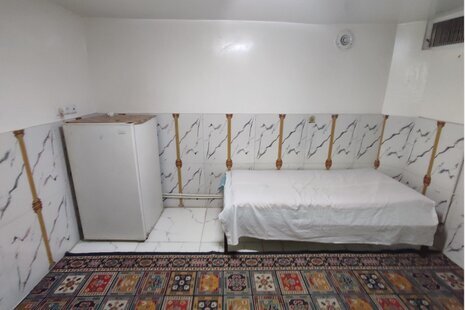 واحد کریم الدینی در مسافرخانه مشهد