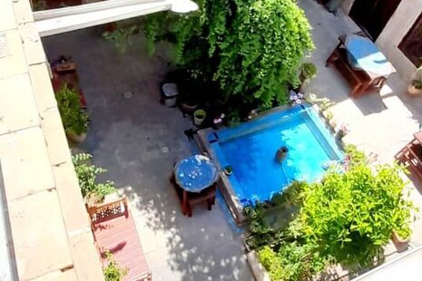 اتاق 3 در اقامتگاه بومگردی شیراز