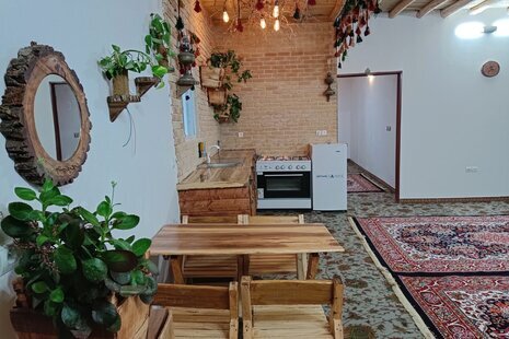 واحد خانه بهشت در اقامتگاه بومگردی برزک کاشان