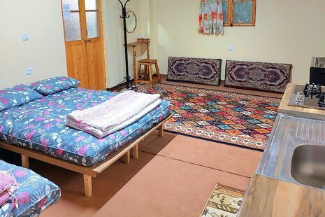 کلبه های فلت در اقامتگاه بومگردی در سوادکوه