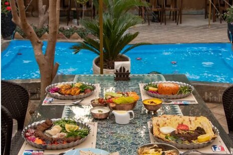 اتاق 5 عهد مانا اقامتگاه بومگردی اصفهان