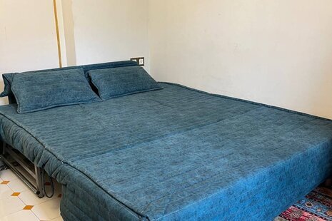 اتاق بالکن دار در عمارت بومگردی شیراز