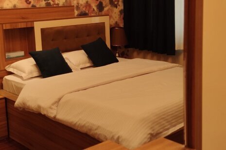 آپارتمان مبله سه خواب لوکس استخردار 5 در الهیه