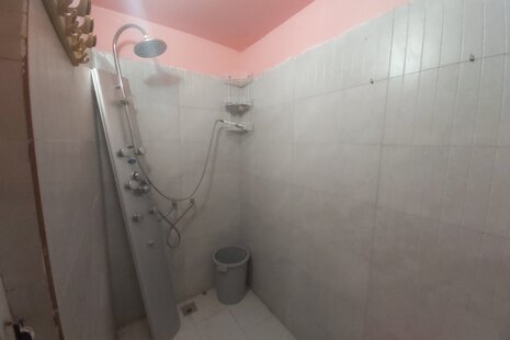 سوئیت مبله انقلاب رشتچی 1 در میدان انقلاب