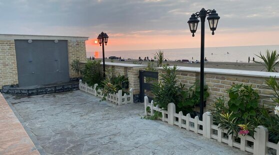 واحد مهسا ساحلی طبقه همکف در نور