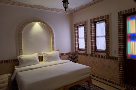 اتاق 5 در طبقه زیرهمکف اقامتگاه بومگردی نطنز