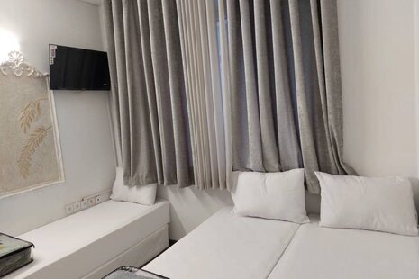 سوئیت سه تخت باب الجواد 1 در مشهد