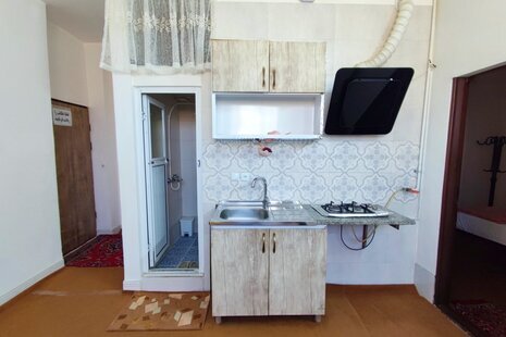 واحد دو خواب آنا در قم (203)