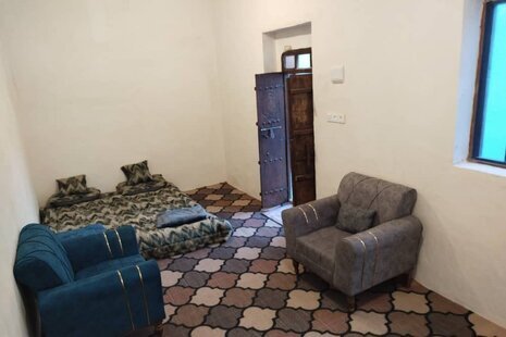 اتاق مبله کالینگ در اقامتگاه بومگردی قشم