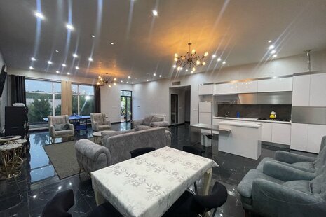 خانه ویلایی سه خواب استخردار بنفشه در چهارباغ