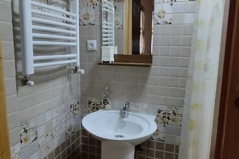 واحد تکخواب نازخاتون در اقامتگاه بومگردی خمام