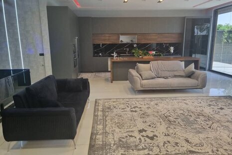 ویلا دوبلکس استخردار چهارخواب لوتوس در چهارباغ