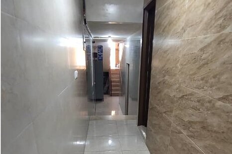 اتاق 402 دو تخت در مسافرخانه قم