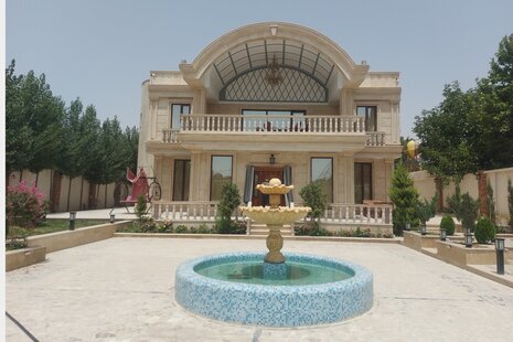 ویلا دوبلکس استخردار آرین در چهارباغ