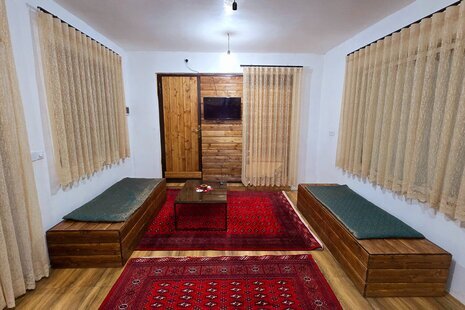 کلبه استخردار تکخواب نیلای در بومگردی رامیان