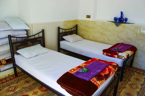 اتاق 2 دراقامتگاه بومگردی ورزنه