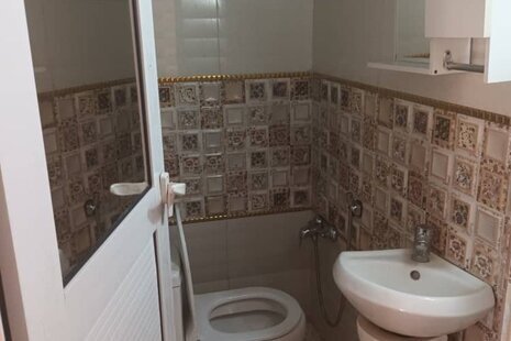 اتاق شاه نشین در اقامتگاه بومگردی دهاقان