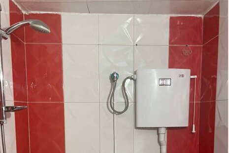 اتاق چهار تخت 201 در هتل مشهد