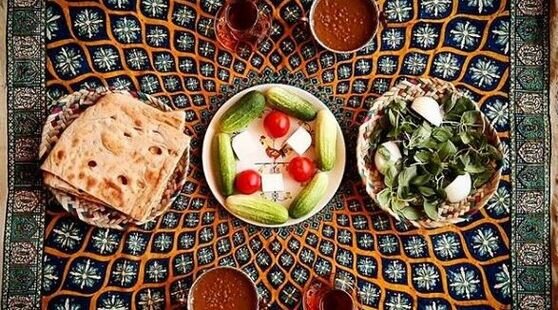 اتاق در اقامتگاه بومگردی در یزد | سرو صبحانه