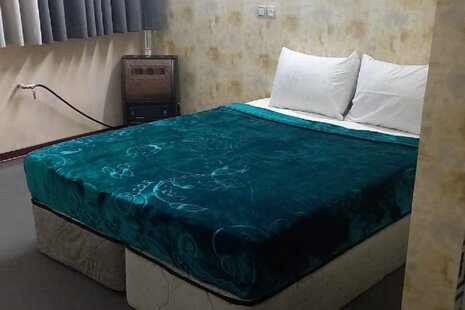 اتاق 203 در هتل آپارتمان شیراز