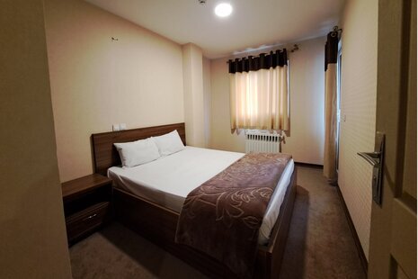 واحد تکخواب 3 نفره در هتل آپارتمان صومعه سرا