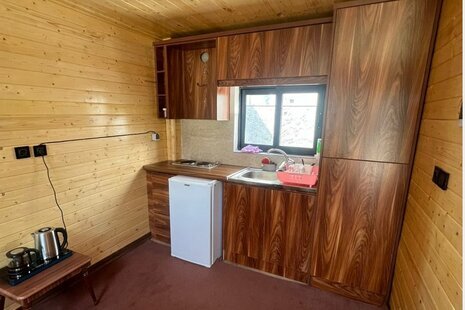 کلبه سوئیسی استخردار دوخواب در سرخرود