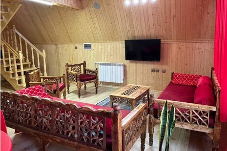 کلبه سوئیسی مبله دوخواب قرمز در پل سفید