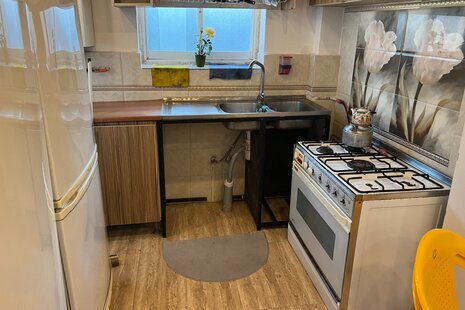 سوئیت سفید در بندرانزلی