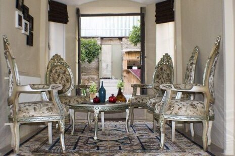 اتاق 2 نفره فروغ فرخزاد در اقامتگاه بومگردی در شیراز